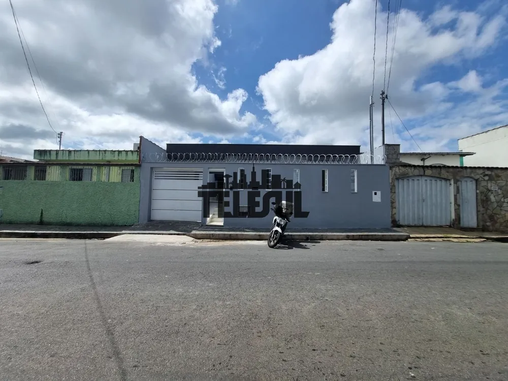 Casa, 3 quartos, 220 m² - Foto 1