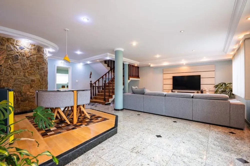 Casa, 4 quartos, 250 m² - Foto 1
