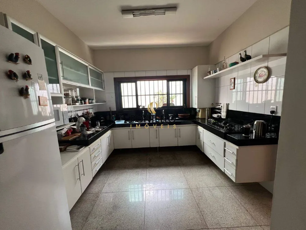 Casa, 8 quartos, 378 m² - Foto 3