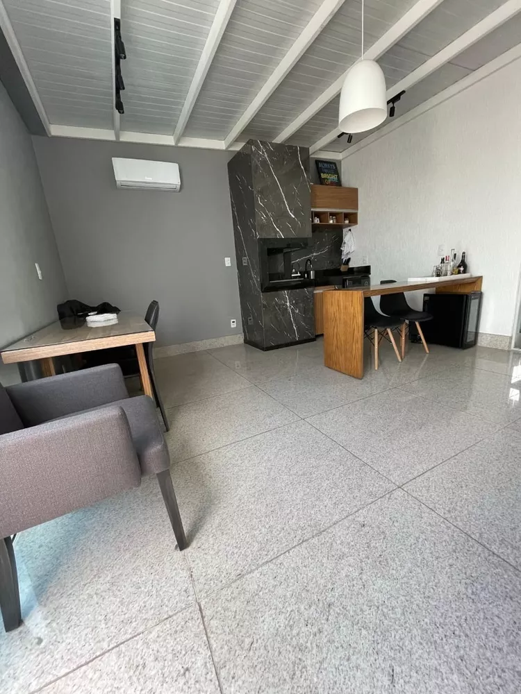 Cobertura à venda com 4 quartos, 250m² - Foto 3