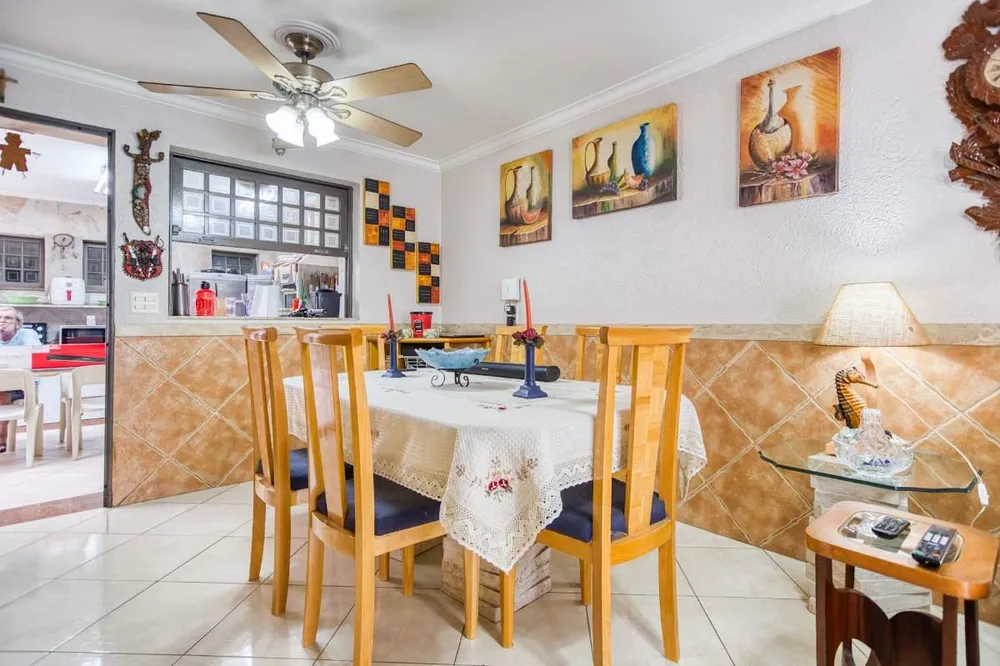 Casa, 4 quartos, 268 m² - Foto 1