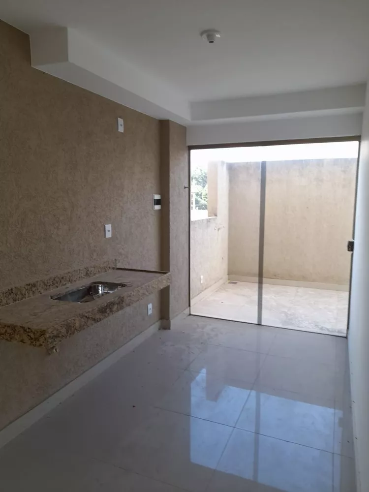 Apartamento à venda com 3 quartos, 80m² - Foto 2