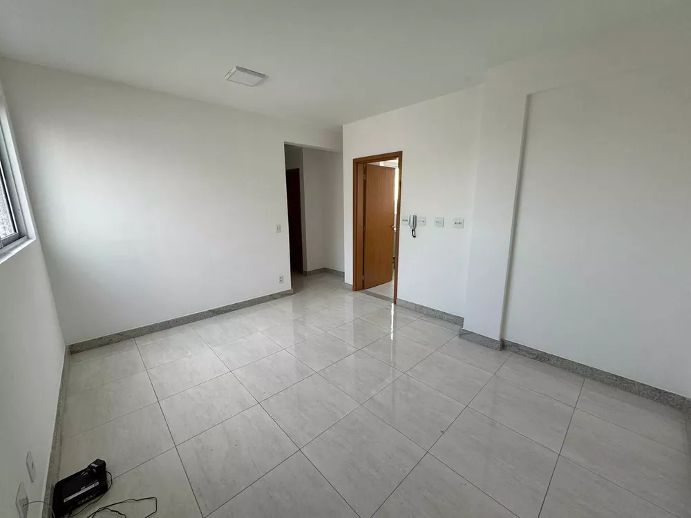 Apartamento à venda com 3 quartos, 98m² - Foto 2