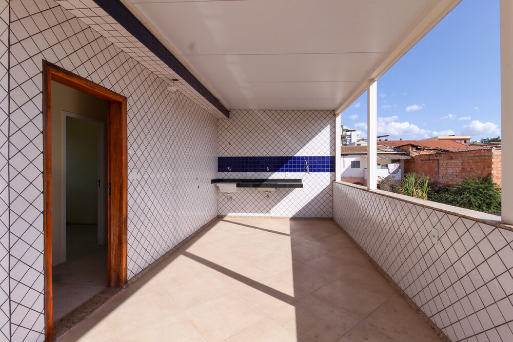Cobertura à venda com 3 quartos, 120m² - Foto 2
