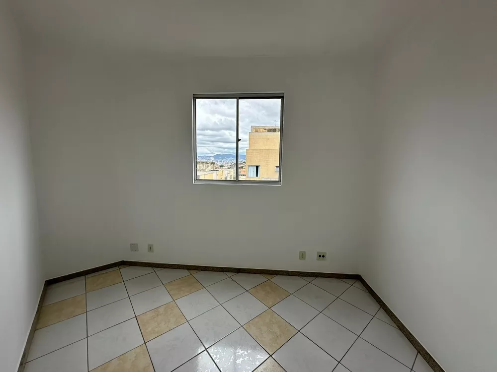 Apartamento à venda com 3 quartos, 80m² - Foto 4