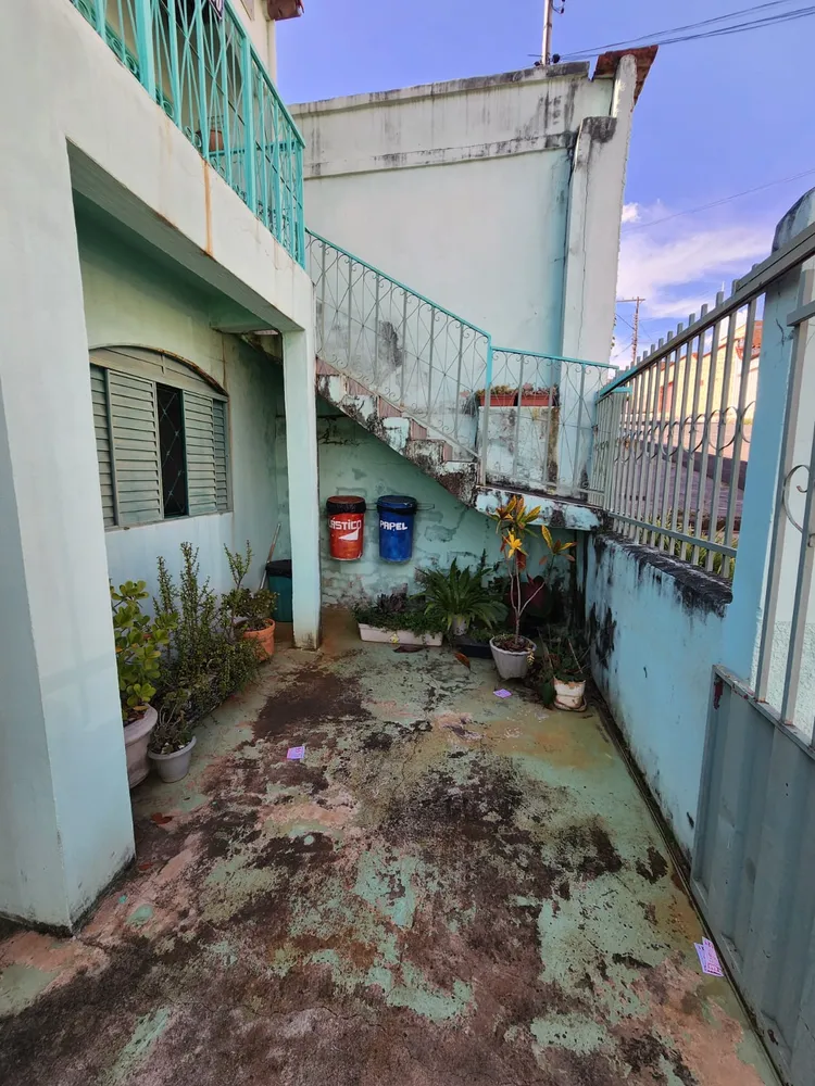 Casa, 6 quartos, 200 m² - Foto 1