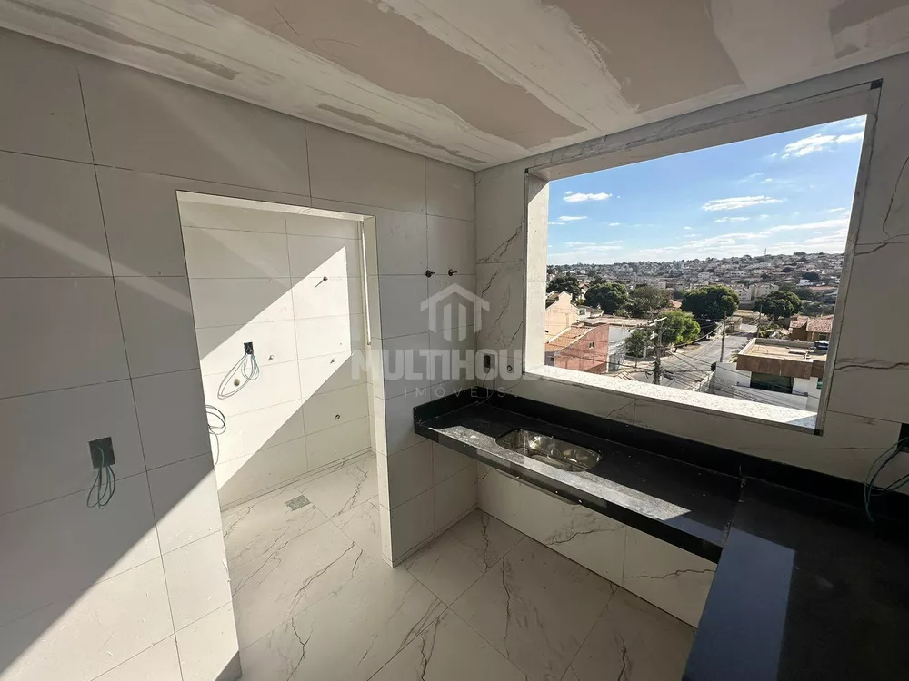 Apartamento à venda com 3 quartos, 90m² - Foto 1