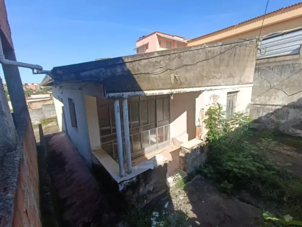 Casa à venda com 2 quartos, 455m² - Foto 1