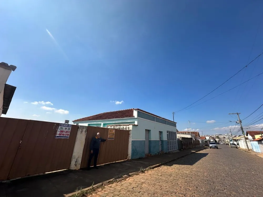 Casa, 4 quartos, 240 m² - Foto 2