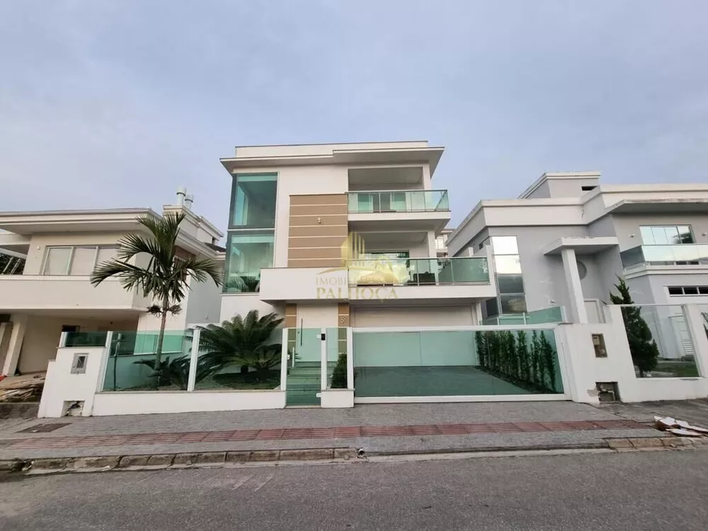 Casa à venda com 4 quartos, 460m² - Foto 1