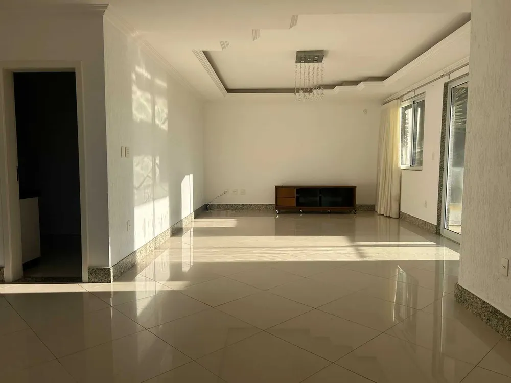 Casa, 4 quartos, 251 m² - Foto 2