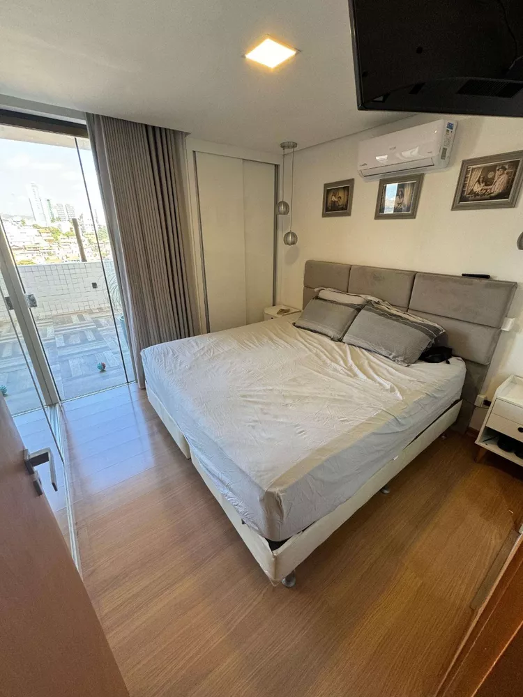 Apartamento à venda com 3 quartos, 202m² - Foto 2