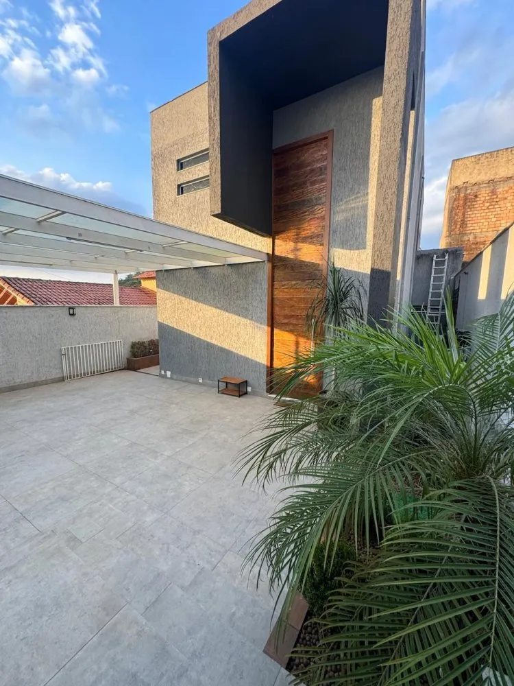 Casa, 3 quartos, 257 m² - Foto 1