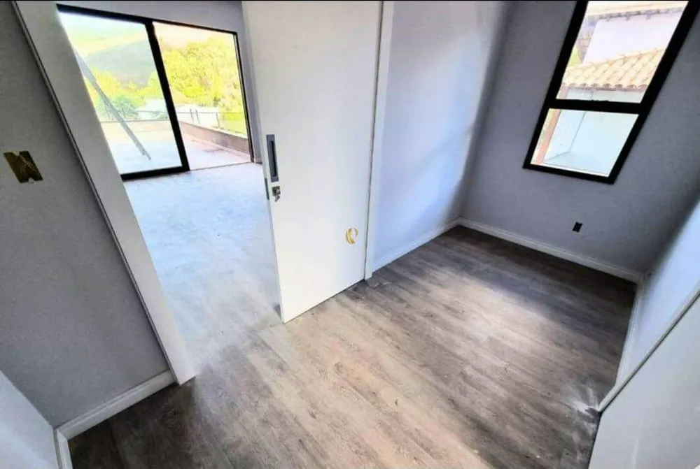 Casa, 4 quartos, 415 m² - Foto 1