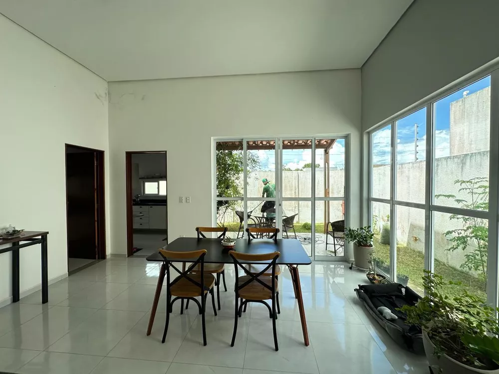 Casa de Condomínio à venda com 3 quartos, 252m² - Foto 4