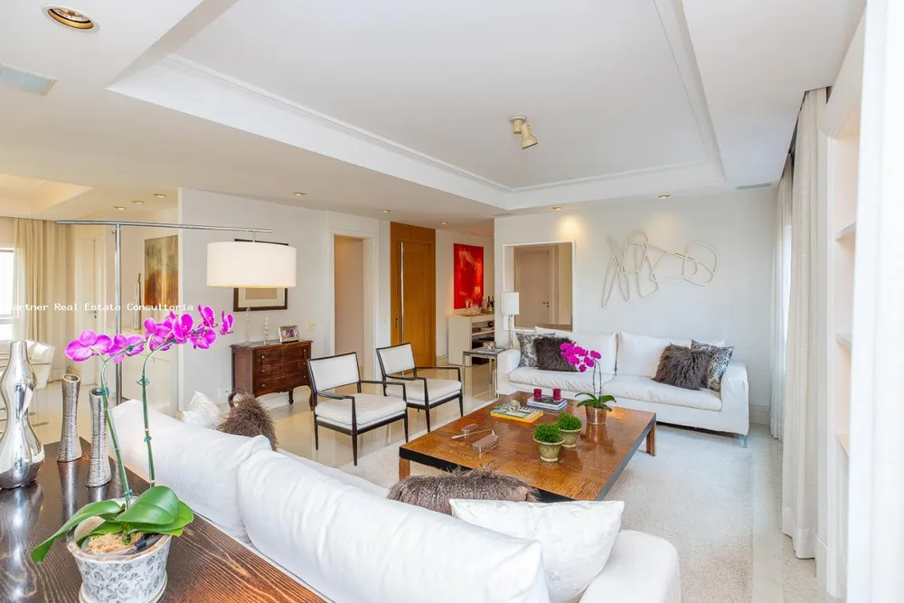 Apartamento, 3 quartos, 243 m² - Foto 1