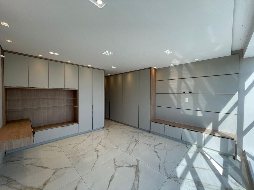 Apartamento para alugar com 3 quartos, 202m² - Foto 2
