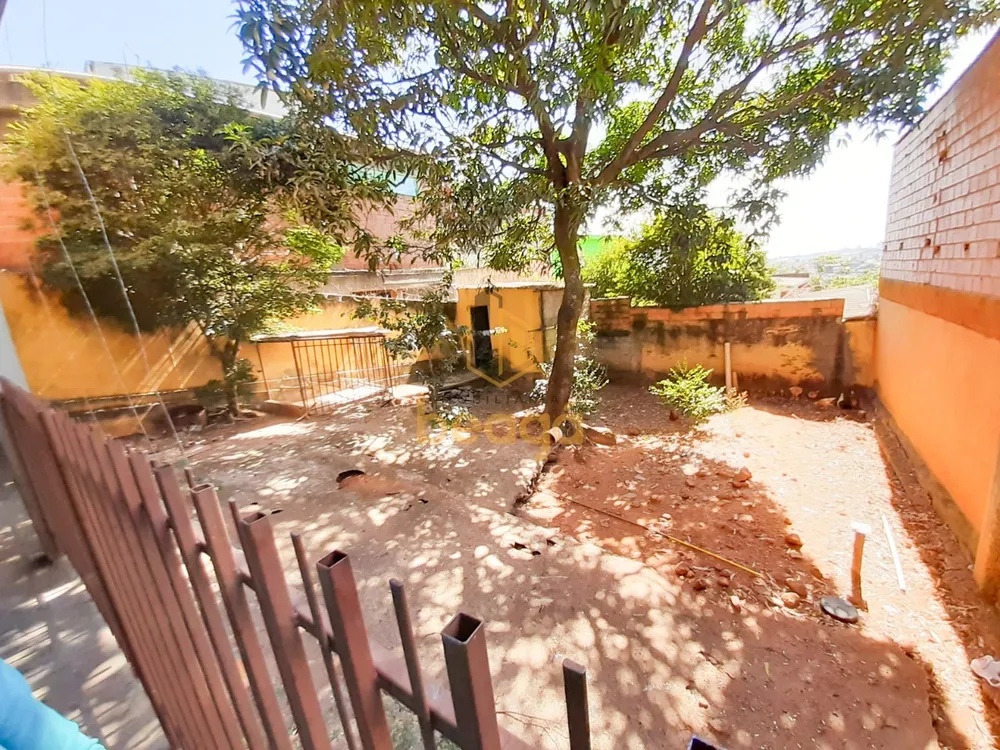 Casa, 3 quartos, 243 m² - Foto 1