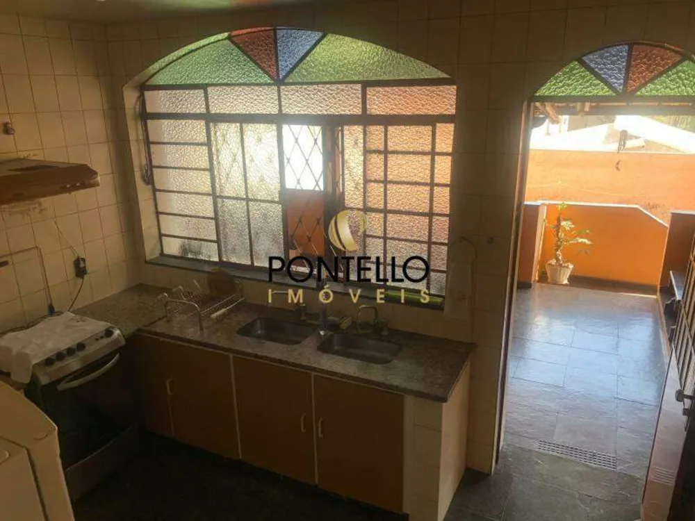 Casa, 4 quartos, 330 m² - Foto 2