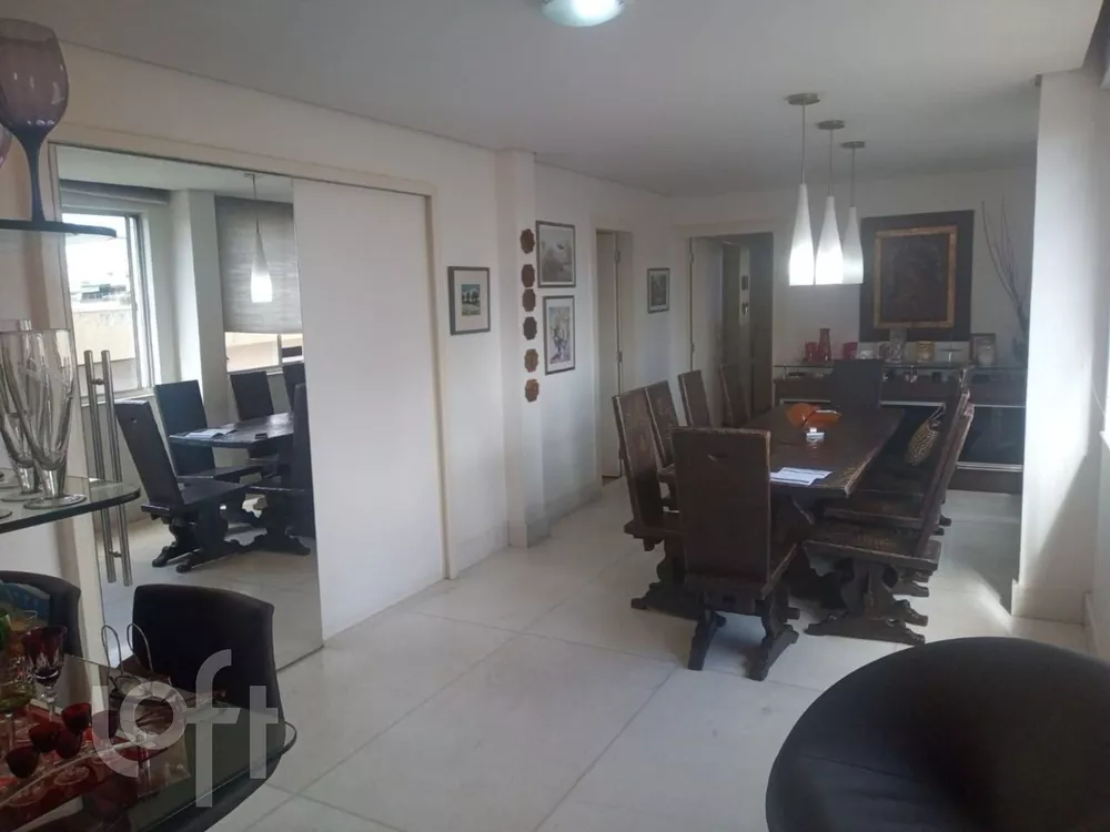 Apartamento à venda com 4 quartos, 220m² - Foto 1