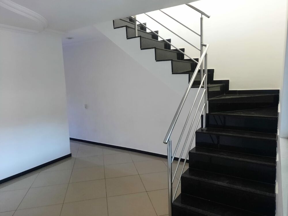 Casa à venda com 3 quartos, 60m² - Foto 7