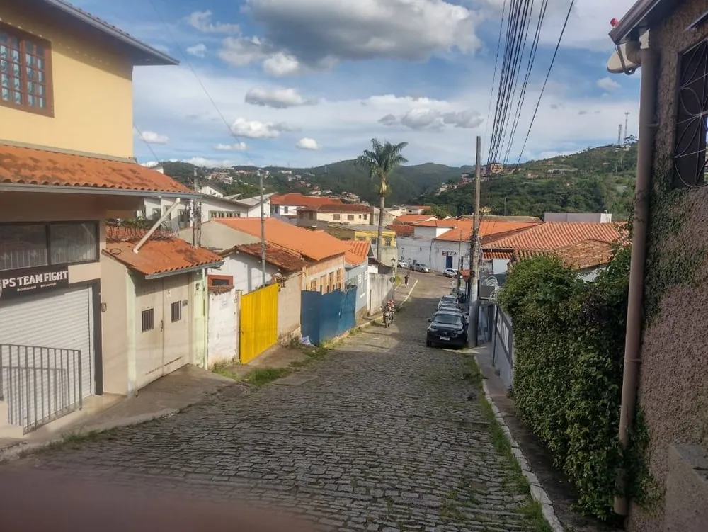 Casa, 4 quartos, 249 m² - Foto 1