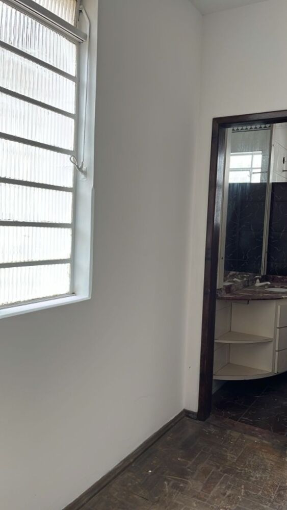 Casa à venda com 1 quarto, 360m² - Foto 3