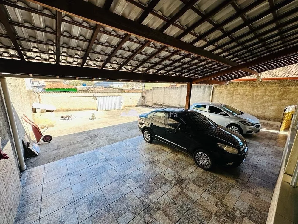 Casa à venda com 4 quartos, 460m² - Foto 1