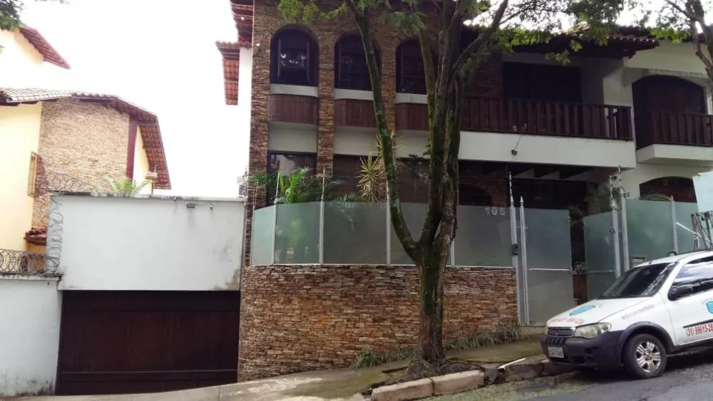 Casa à venda com 5 quartos, 300m² - Foto 10