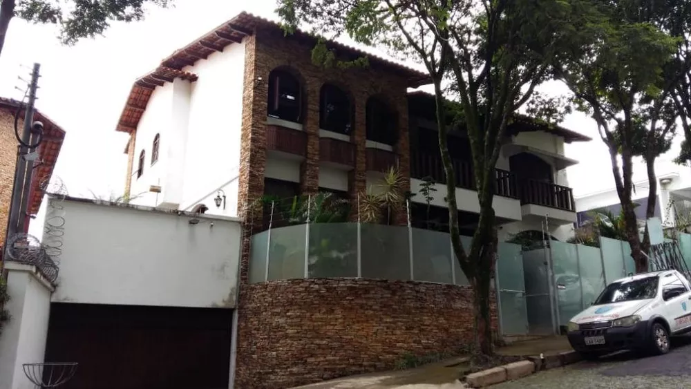 Casa à venda com 5 quartos, 300m² - Foto 9