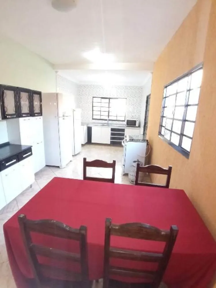 Casa, 4 quartos, 165 m² - Foto 1