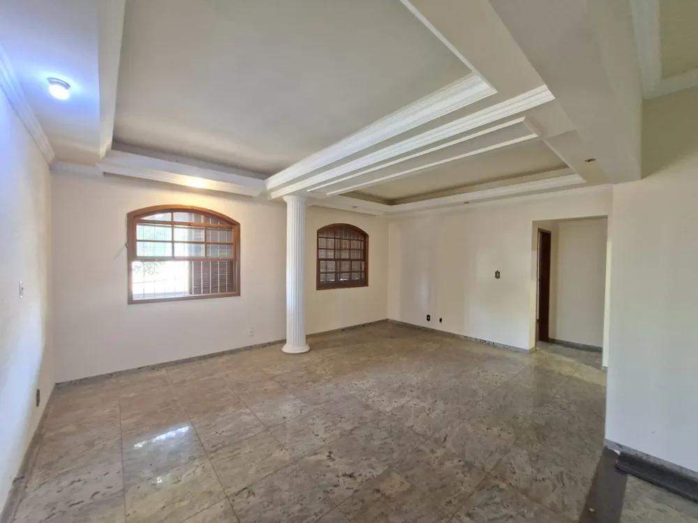 Casa, 4 quartos, 300 m² - Foto 1