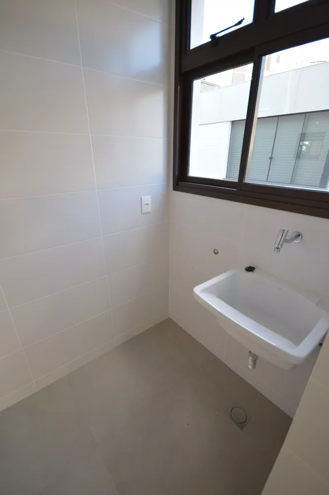 Apartamento à venda com 2 quartos, 71m² - Foto 4