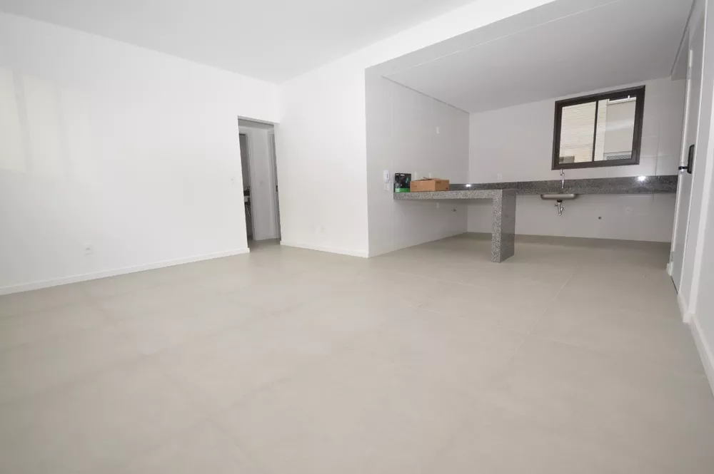 Apartamento à venda com 2 quartos, 71m² - Foto 2