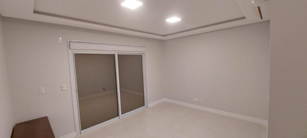 Casa à venda com 4 quartos, 256m² - Foto 17