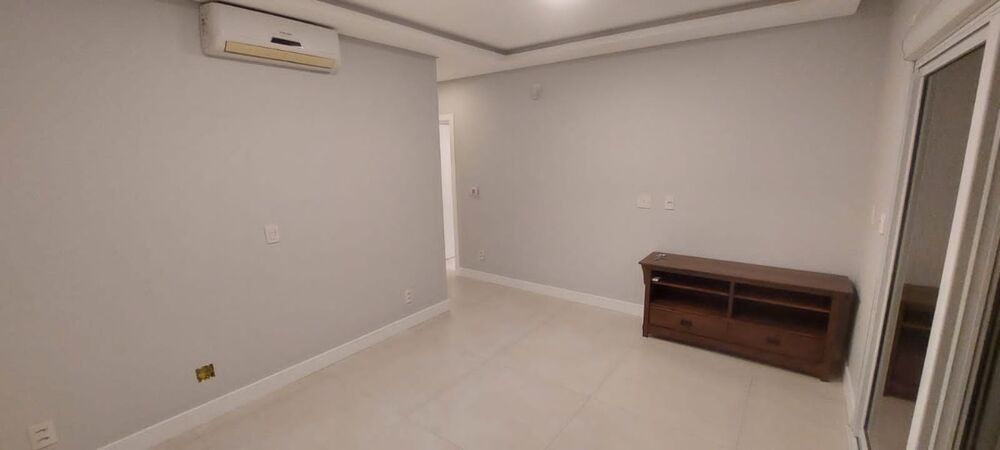 Casa à venda com 4 quartos, 256m² - Foto 16
