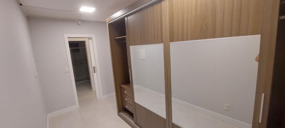 Casa à venda com 4 quartos, 256m² - Foto 7