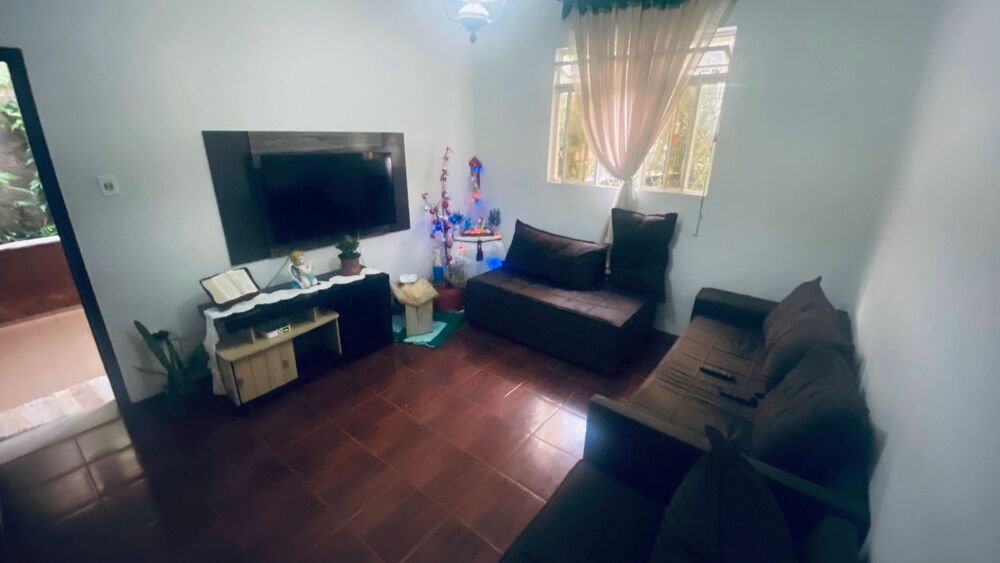 Casa à venda com 3 quartos, 163m² - Foto 1