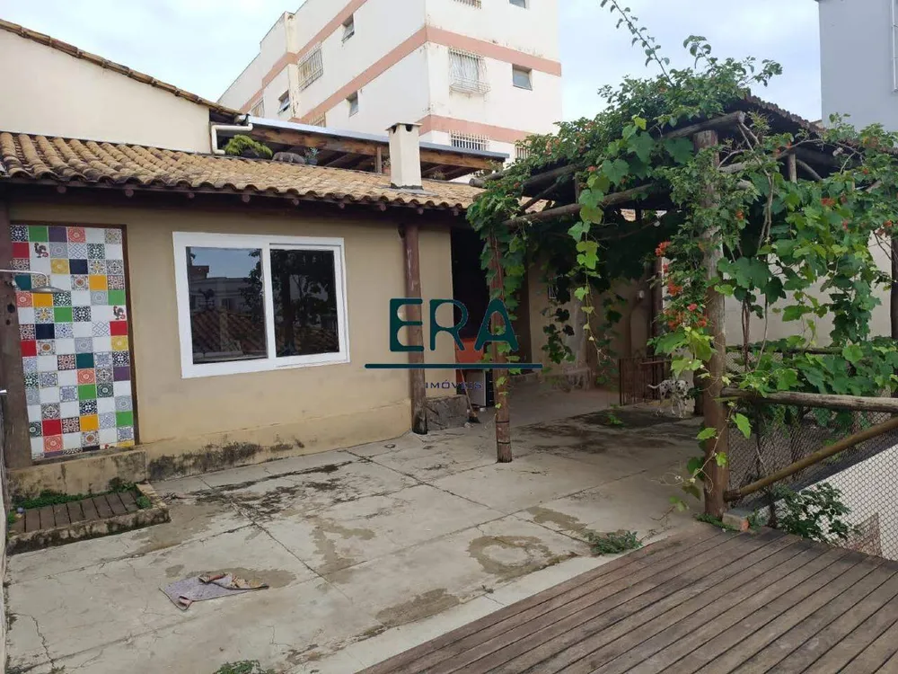 Casa, 3 quartos, 255 m² - Foto 1