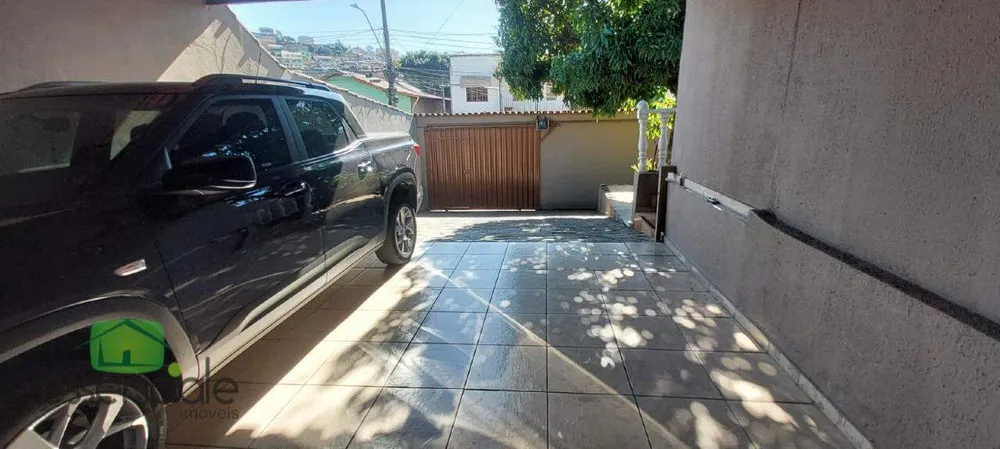 Casa, 3 quartos, 240 m² - Foto 2
