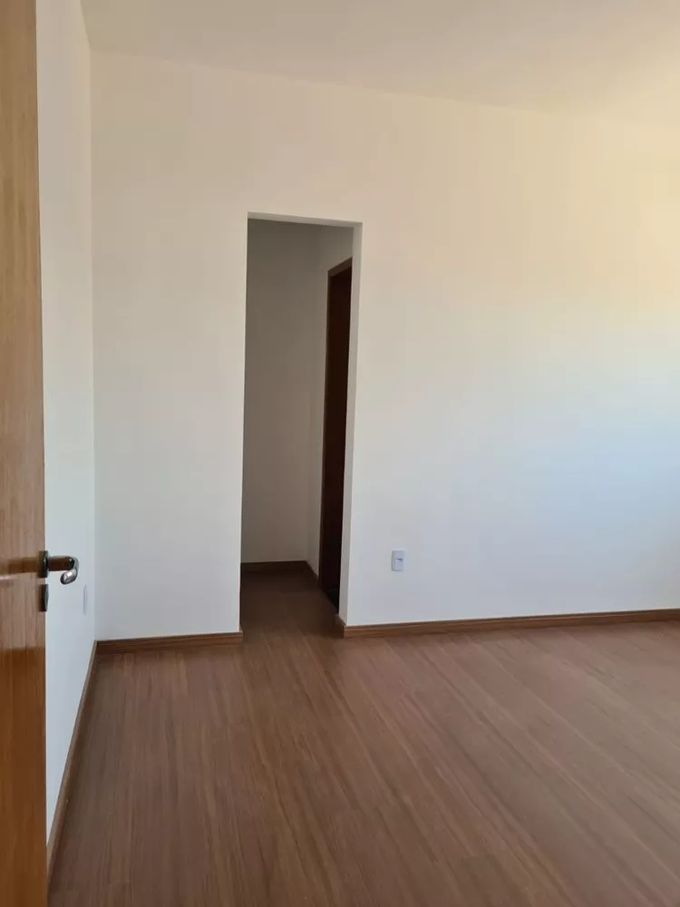 Casa à venda com 2 quartos, 140m² - Foto 13