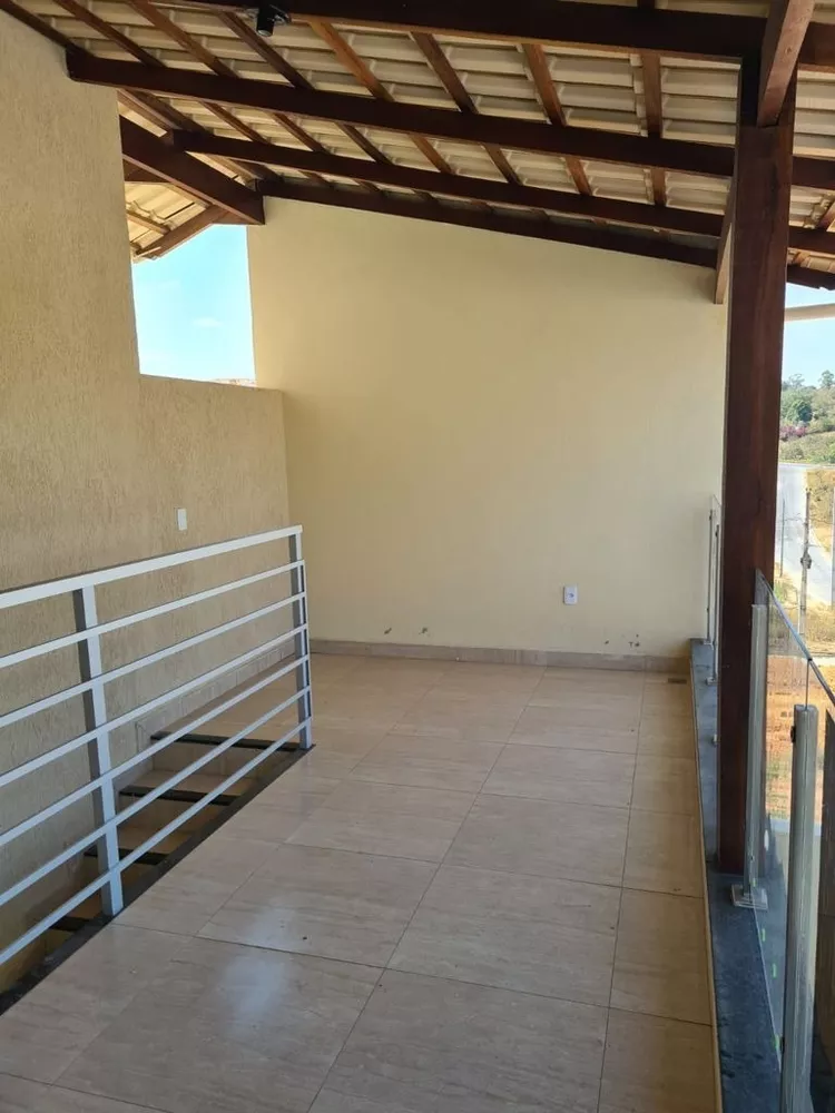 Casa à venda com 2 quartos, 140m² - Foto 9