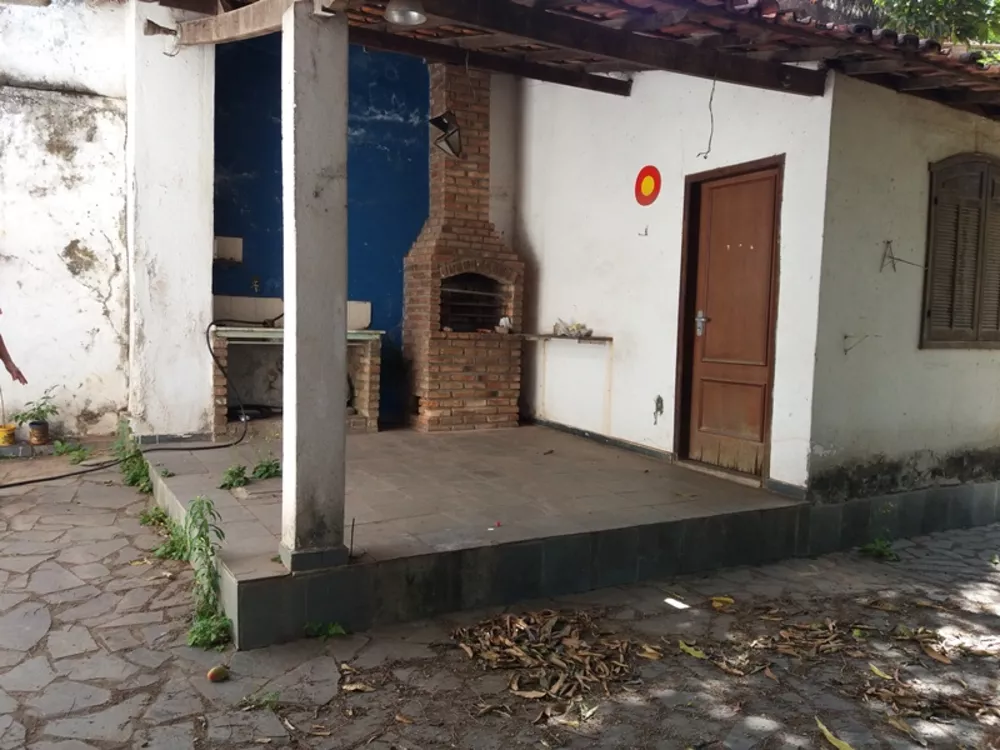 Casa à venda com 4 quartos, 350m² - Foto 2