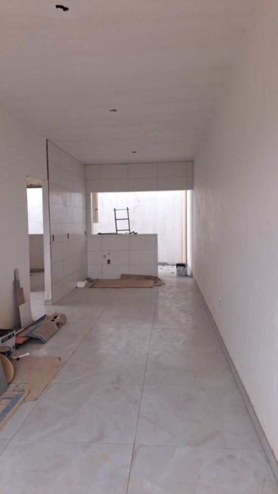 Casa à venda com 2 quartos, 65m² - Foto 1