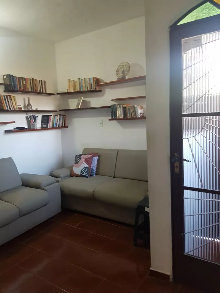 Casa à venda com 5 quartos, 200m² - Foto 4