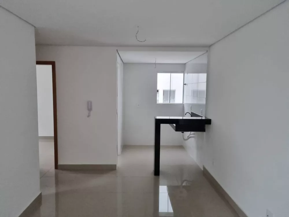 Apartamento à venda com 2 quartos, 45m² - Foto 1