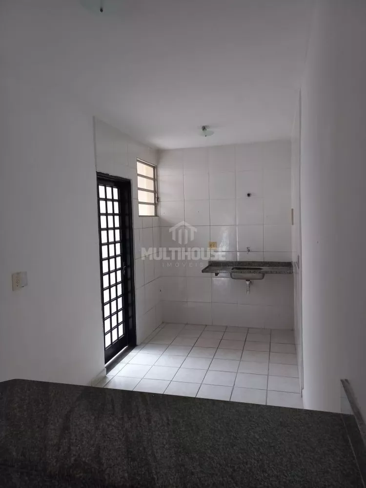 Casa à venda com 2 quartos, 60m² - Foto 6