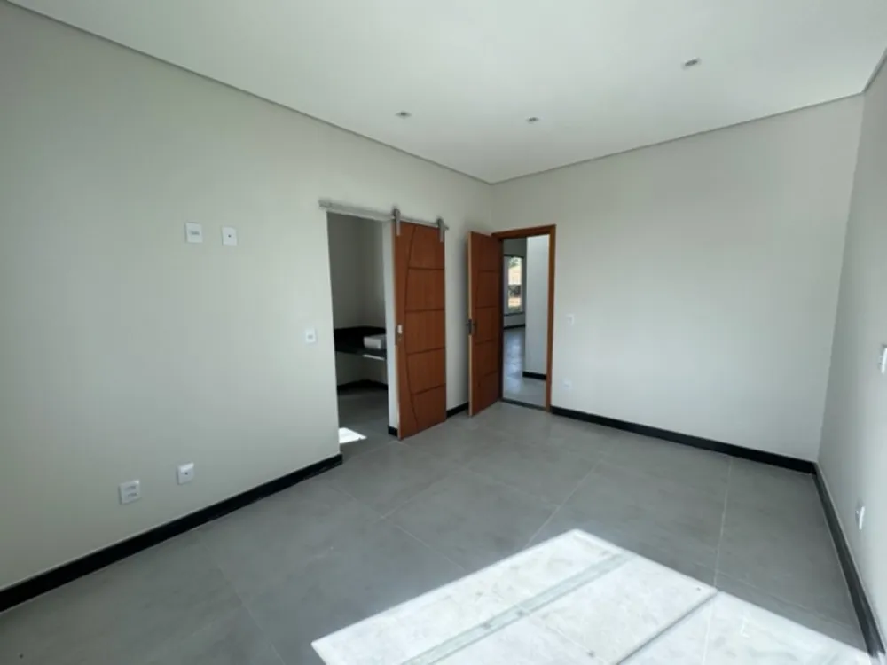 Chácara, 4 quartos, 1000 m² - Foto 2