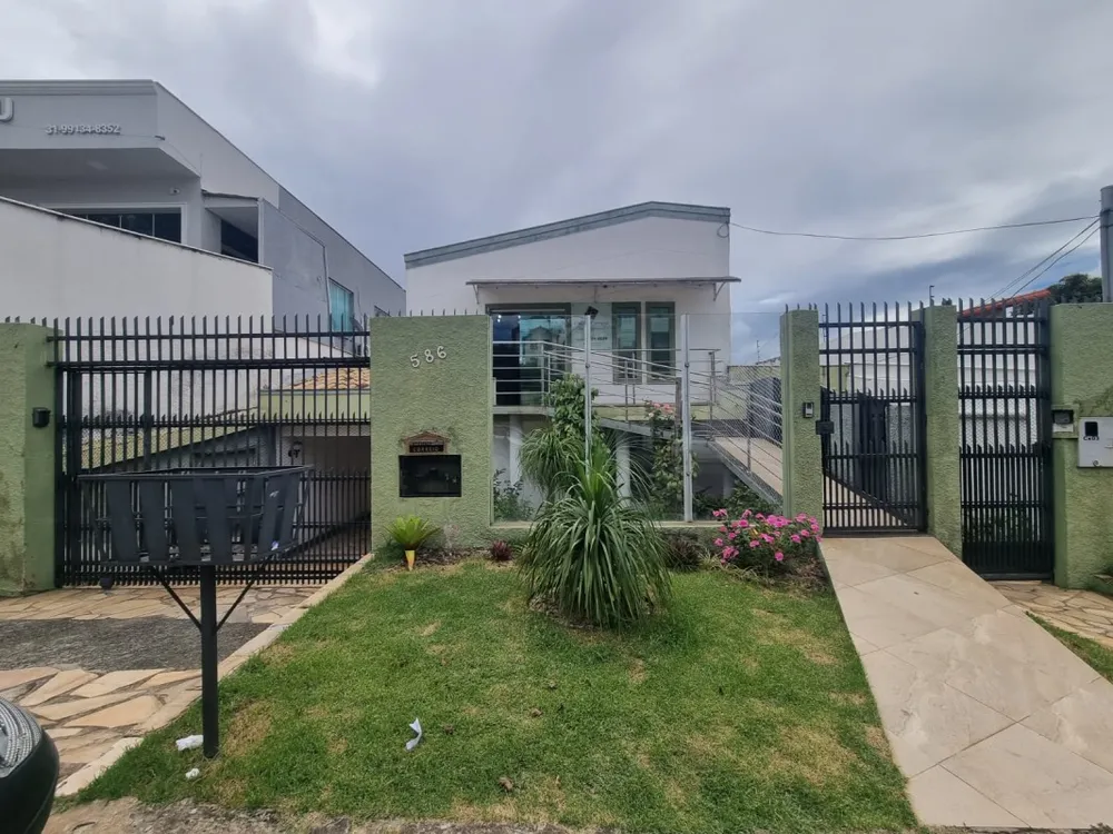 Casa, 3 quartos, 275 m² - Foto 1
