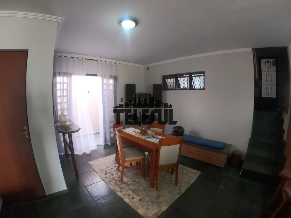 Casa, 3 quartos, 250 m² - Foto 1